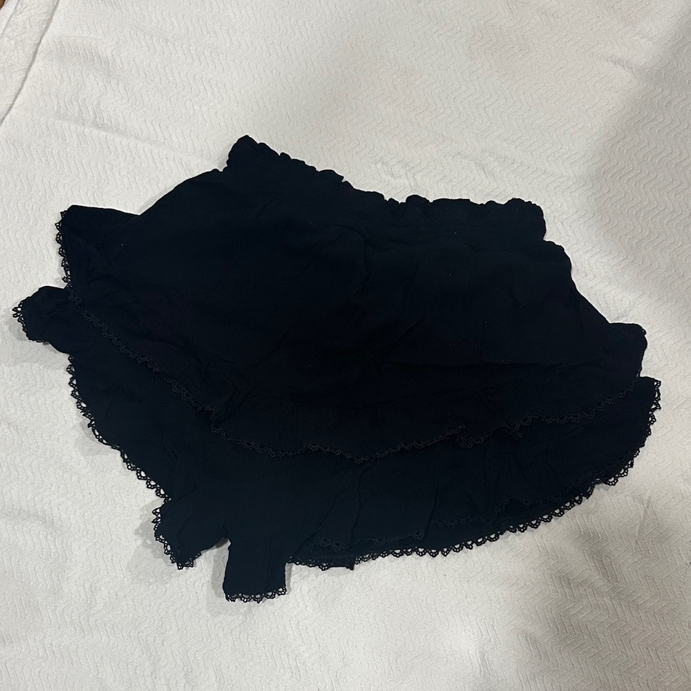 Maternity small baby Black Ruffled Shorts